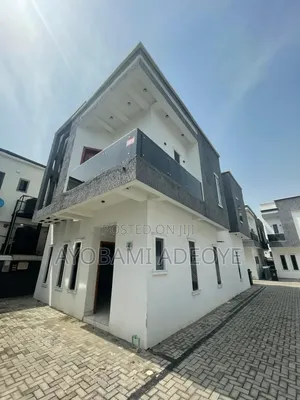 4bdrm Duplex in Orchid, Chevron for sale