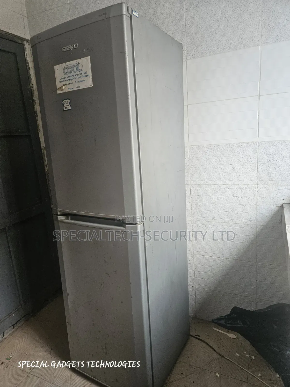 Beko Fridge Refrigerator 300l