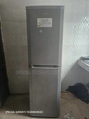 Beko Fridge Refrigerator 300l