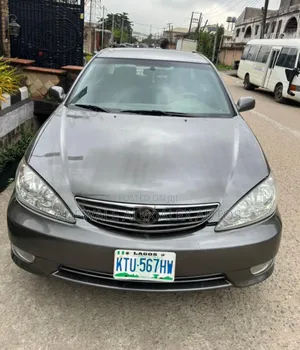 Toyota Camry 2006 Gray