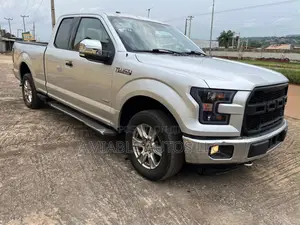 Ford F-150 Lariat 4dr SuperCrew 5.5 ft. SB (2.7L 6cyl Turbo 6A) 2015