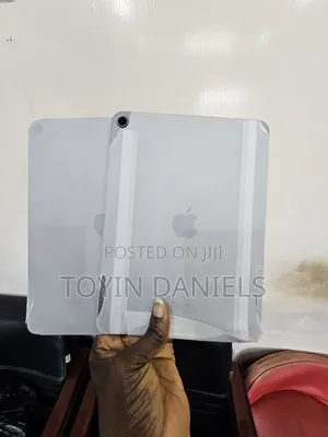 Apple iPad Air (2022) 64 GB Silver
