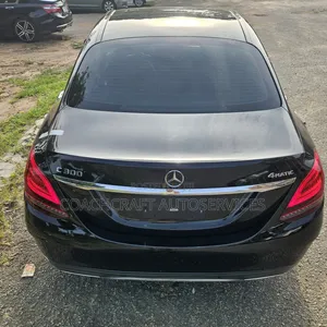 Mercedes-Benz C300 2019 Black