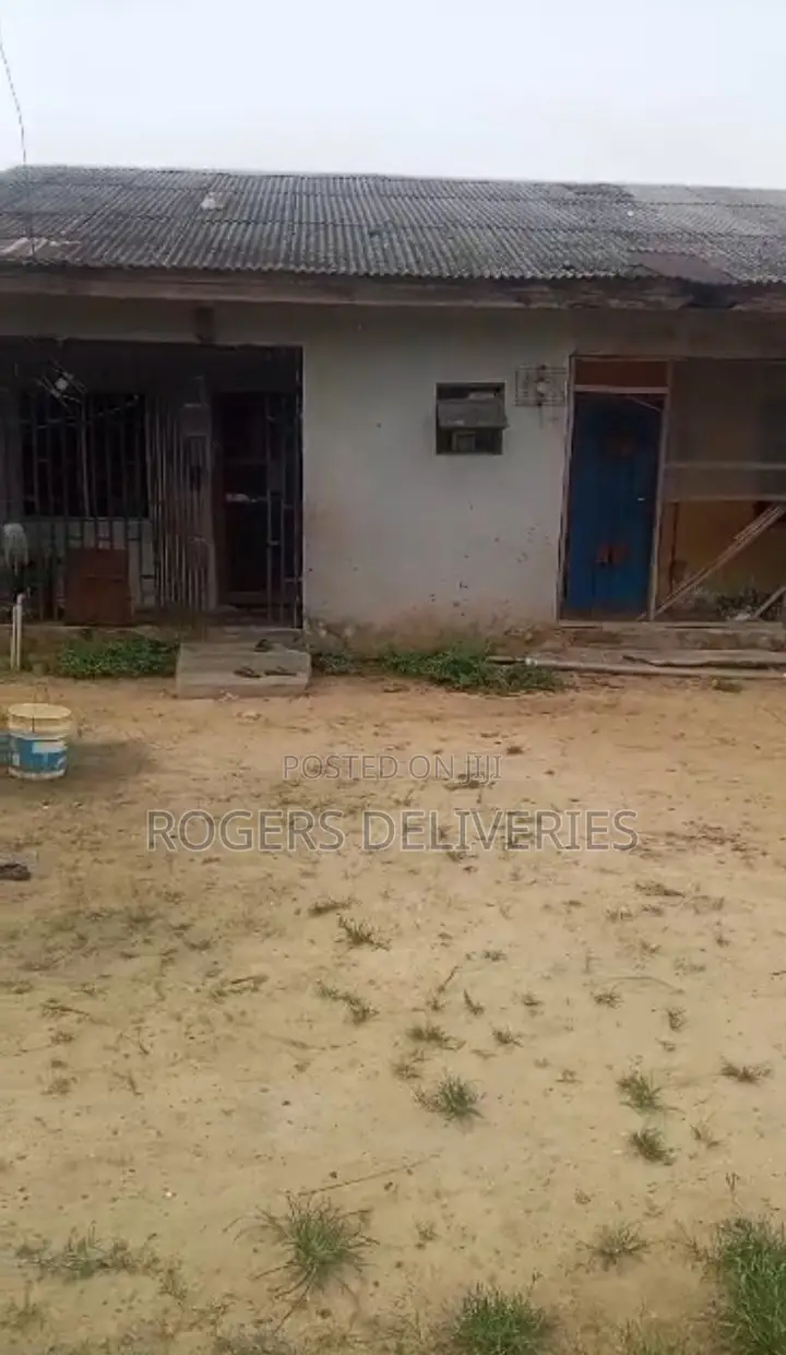 6bdrm Block of Flats in Warri for sale