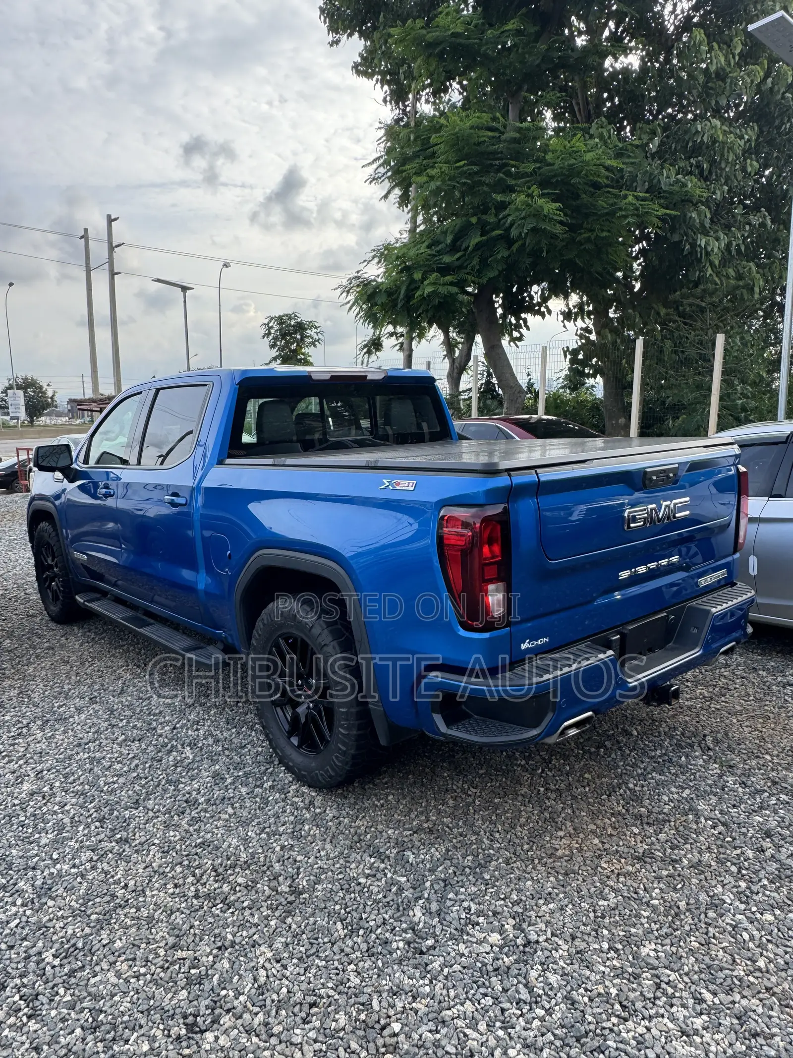 GMC Sierra 2023 Blue