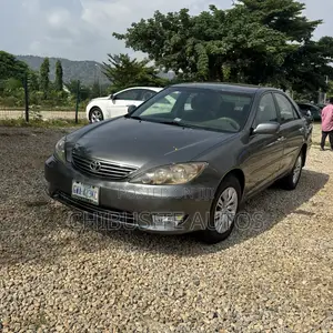 Toyota Camry 2005 Gray