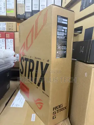 New Laptop Asus ROG Strix G18 16GB AMD Ryzen 9 SSD 2T