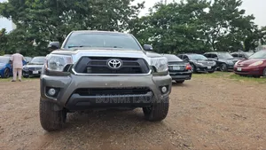 Toyota Tacoma V6 4dr Double Cab 4WD 5.0 ft. SB (4.0L 6cyl 5A) 2015 Gray