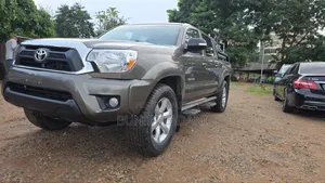Toyota Tacoma V6 4dr Double Cab 4WD 5.0 ft. SB (4.0L 6cyl 5A) 2015 Gray
