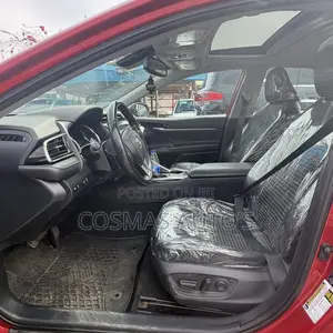 Toyota Camry SE 2021 Red