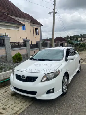 Toyota Corolla 2010 White