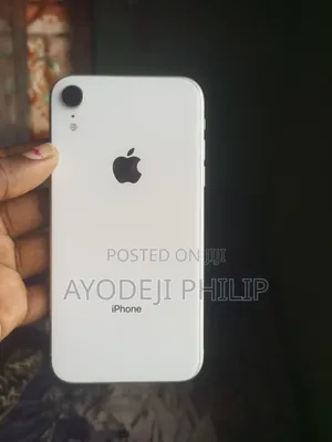 Apple iPhone XR 64 GB White