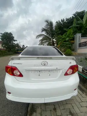 Toyota Corolla 2010 White