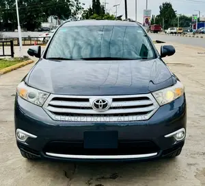 Toyota Highlander Limited 3.5l 4WD 2013 Gray