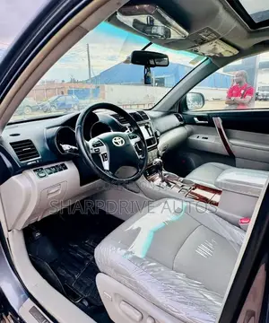 Toyota Highlander Limited 3.5l 4WD 2013 Gray