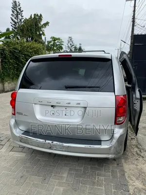Dodge Caravan 2012 Silver