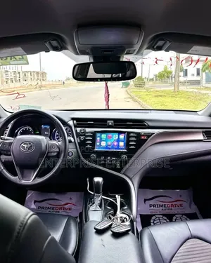 Toyota Camry SE (2.5L 4cyl 8A) 2019 Blue