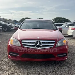 Mercedes-Benz C300 2011 Red