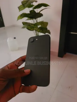 Apple iPhone 16e 128 GB Black