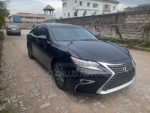 Lexus ES 2016 Black