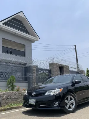 Toyota Camry SE 4dr Sedan (2.5L 4cyl 6A) 2013 Black