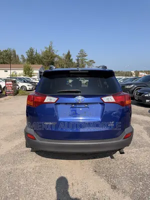 Toyota RAV4 LE 4dr SUV AWD (2.5L 4cyl 6A) 2015 Blue