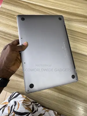 Laptop Apple MacBook Pro 2020 M1 8GB Apple M1 SSD 256GB