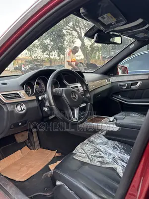 Mercedes-Benz E350 Base 4Matic Sedan AWD (3.5L 6cyl 7A) 2014 Red