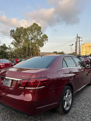 Mercedes-Benz E350 Base 4Matic Sedan AWD (3.5L 6cyl 7A) 2014 Red