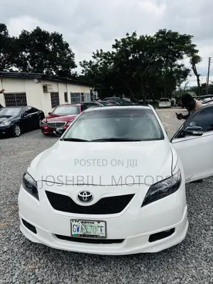 Toyota Camry SE 4dr Sedan (2.4L 4cyl 5A) 2008 White