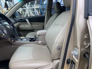 Toyota Highlander 2009 Gold