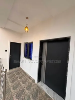 3bdrm Block of Flats in Mini Eatate, Wuye for sale