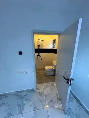 3bdrm Block of Flats in Mini Eatate, Wuye for sale