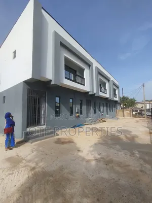4bdrm Duplex in Area 1 Garki for rent