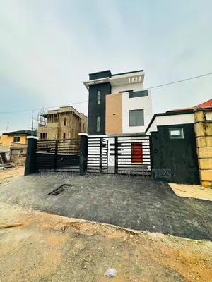 5bdrm Duplex in Gbagada for sale