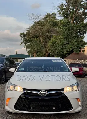 Toyota Camry SE 4dr Sedan (2.5L 4cyl 6A) 2015 White