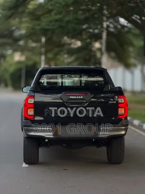 New Toyota Hilux 2026 Black