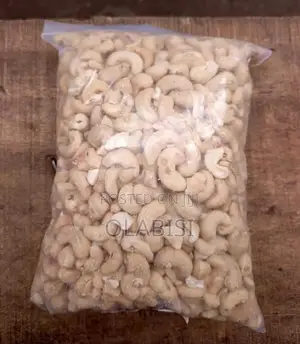 Unsweetened and Unsalted Cashew Nuts Contain Mostly Unsaturated Fats