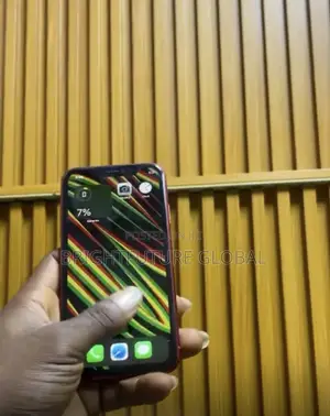 Apple iPhone XR 64 GB Red