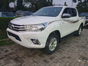 Toyota Hilux 2019 White