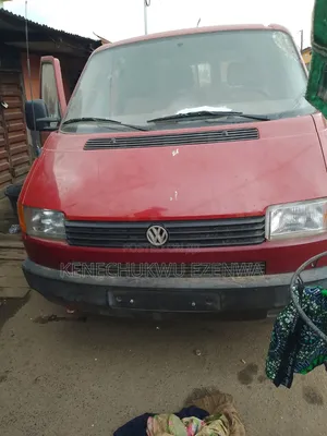 Volkswagen Transporter 2000 Red
