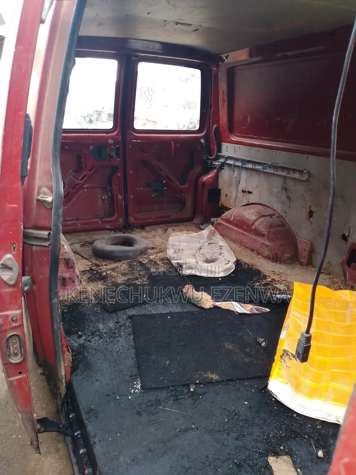 Volkswagen Transporter 2000 Red
