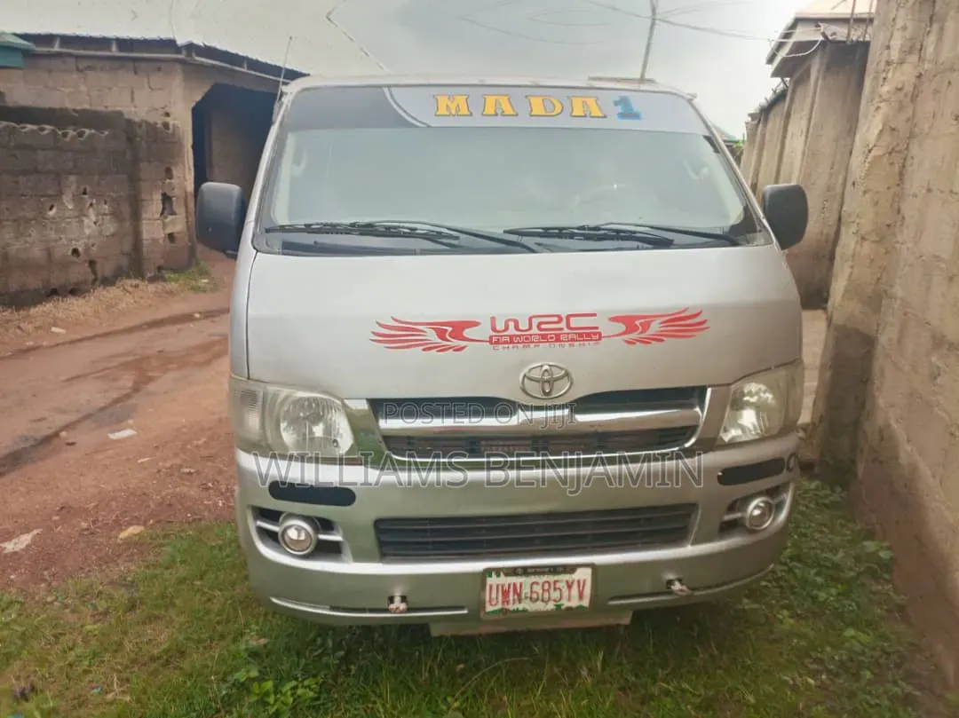 Toyota HiAce 2010 Grey