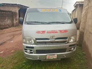 Toyota HiAce 2010 Grey