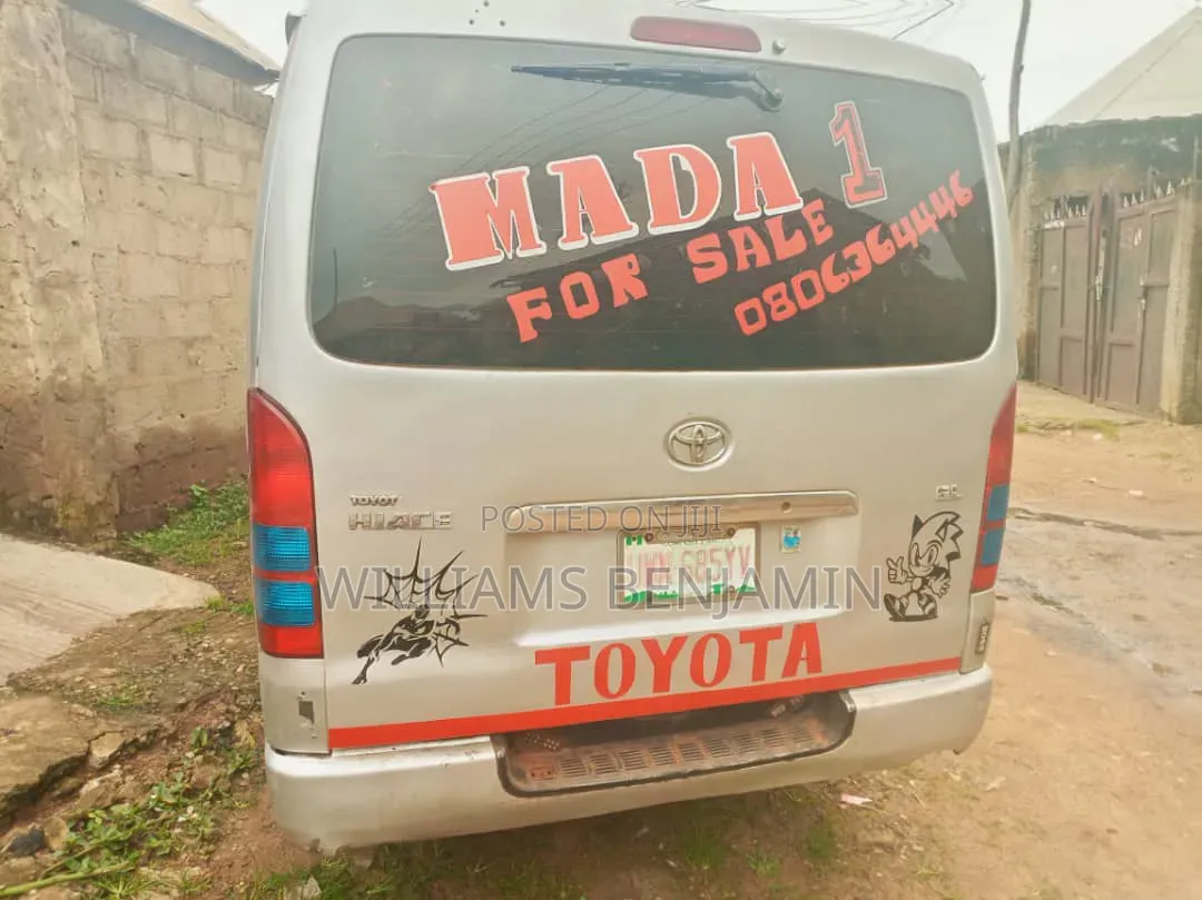 Toyota HiAce 2010 Grey