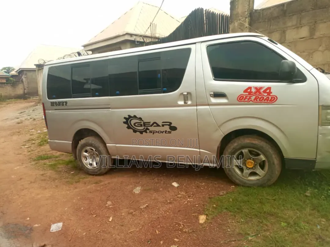 Toyota HiAce 2010 Grey