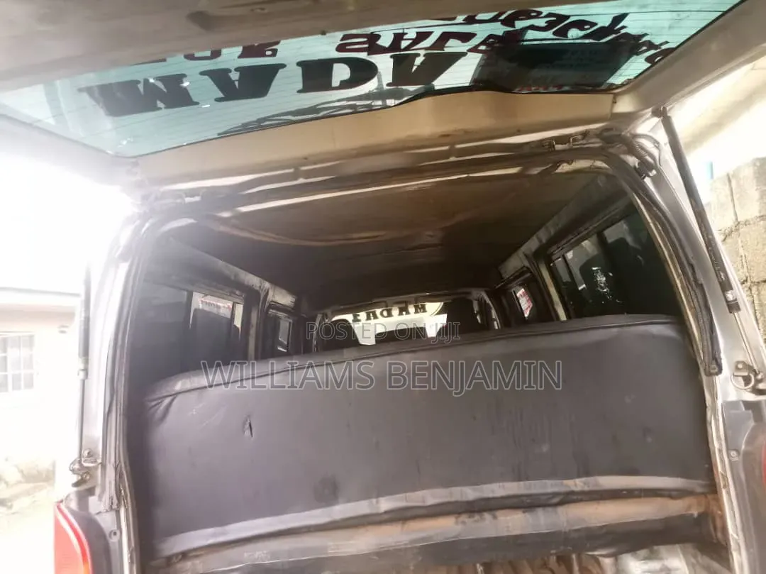 Toyota HiAce 2010 Grey
