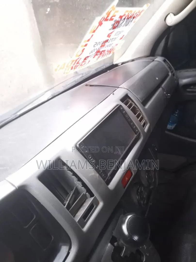 Toyota HiAce 2010 Grey