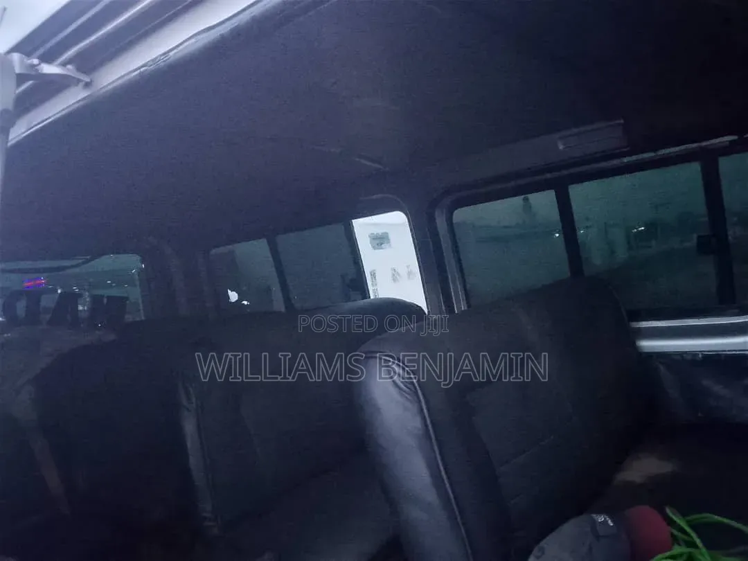Toyota HiAce 2010 Grey