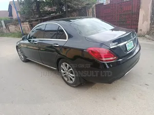 Mercedes-Benz C300 2015 Black